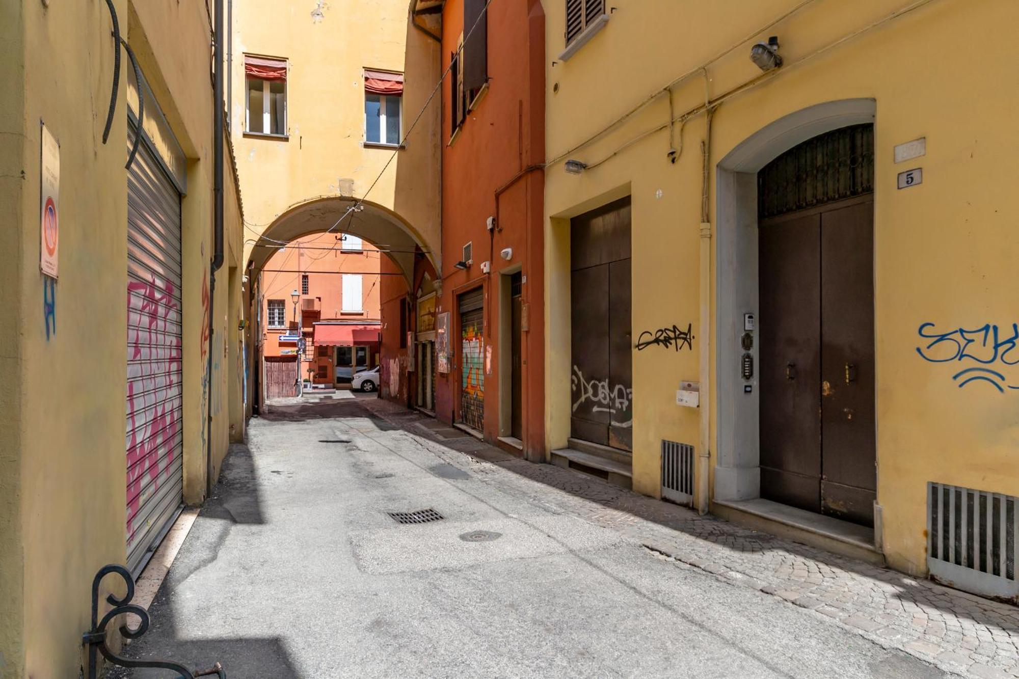 Apartment Amos - 5 Minutes From Piazza Maggiore Bologna Exterior foto