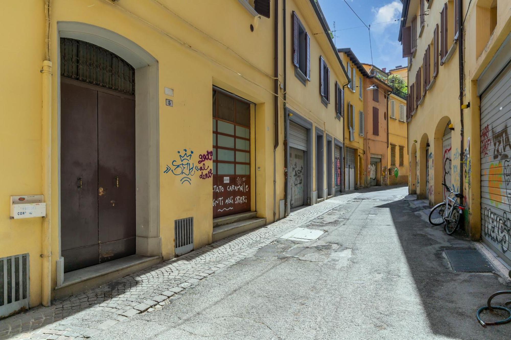 Apartment Amos - 5 Minutes From Piazza Maggiore Bologna Exterior foto